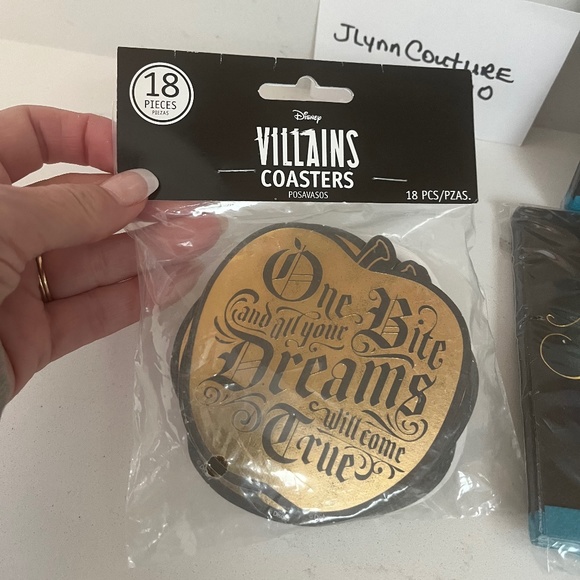 DISNEY VILLAN PARTY SUPPLIES NEW - Picture 2 of 4